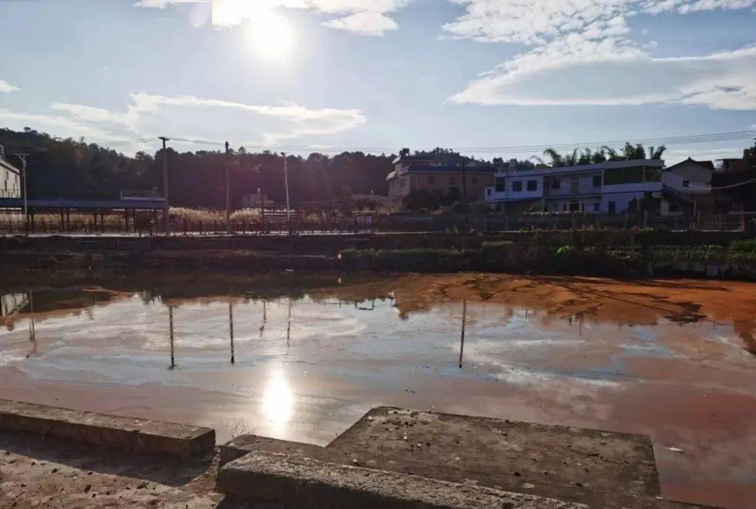 黄泥塘祖屋是"兴宁市十大古民居",也是梅州市市级客家古民居.