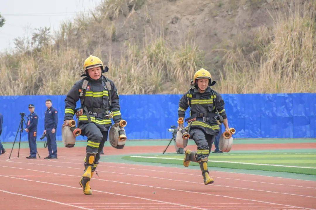 战斗力up内江消防这场比武竞赛现场超燃