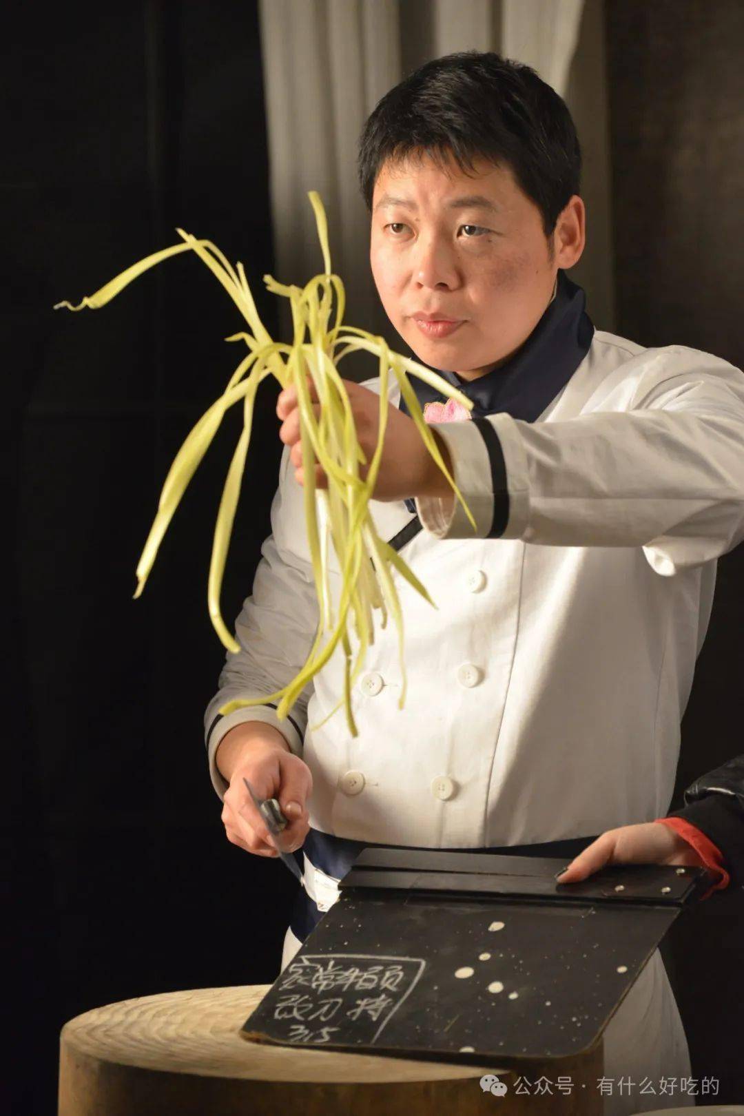 味道十年再出发之074段辉煌梳子牛百叶取牛胃下百叶就以素之冬笋入馔