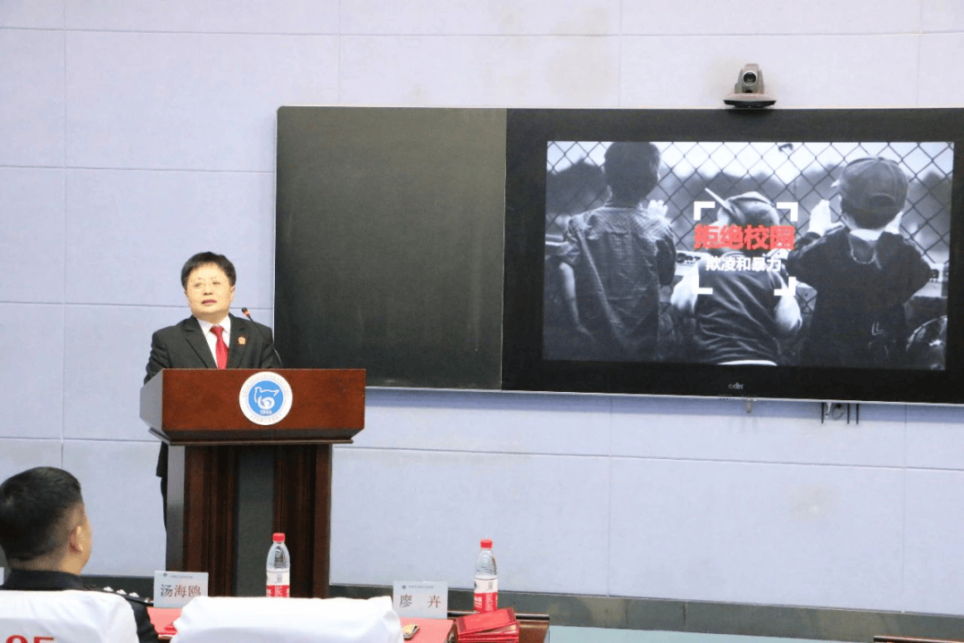 普法进校园防范校园欺凌健康快乐成长吉林中院法治副校长走进吉化六中