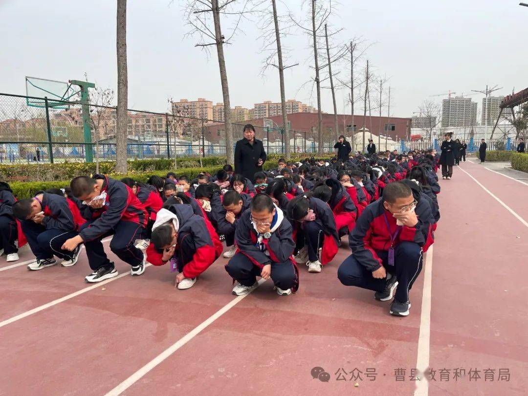 曹县三桐中学初中部开展消防疏散演练活动