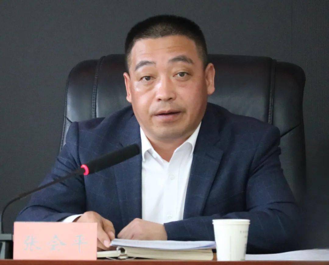 会上,县自然资源局党组书记,局长朱利军作了题为《凝心聚力,真抓实干