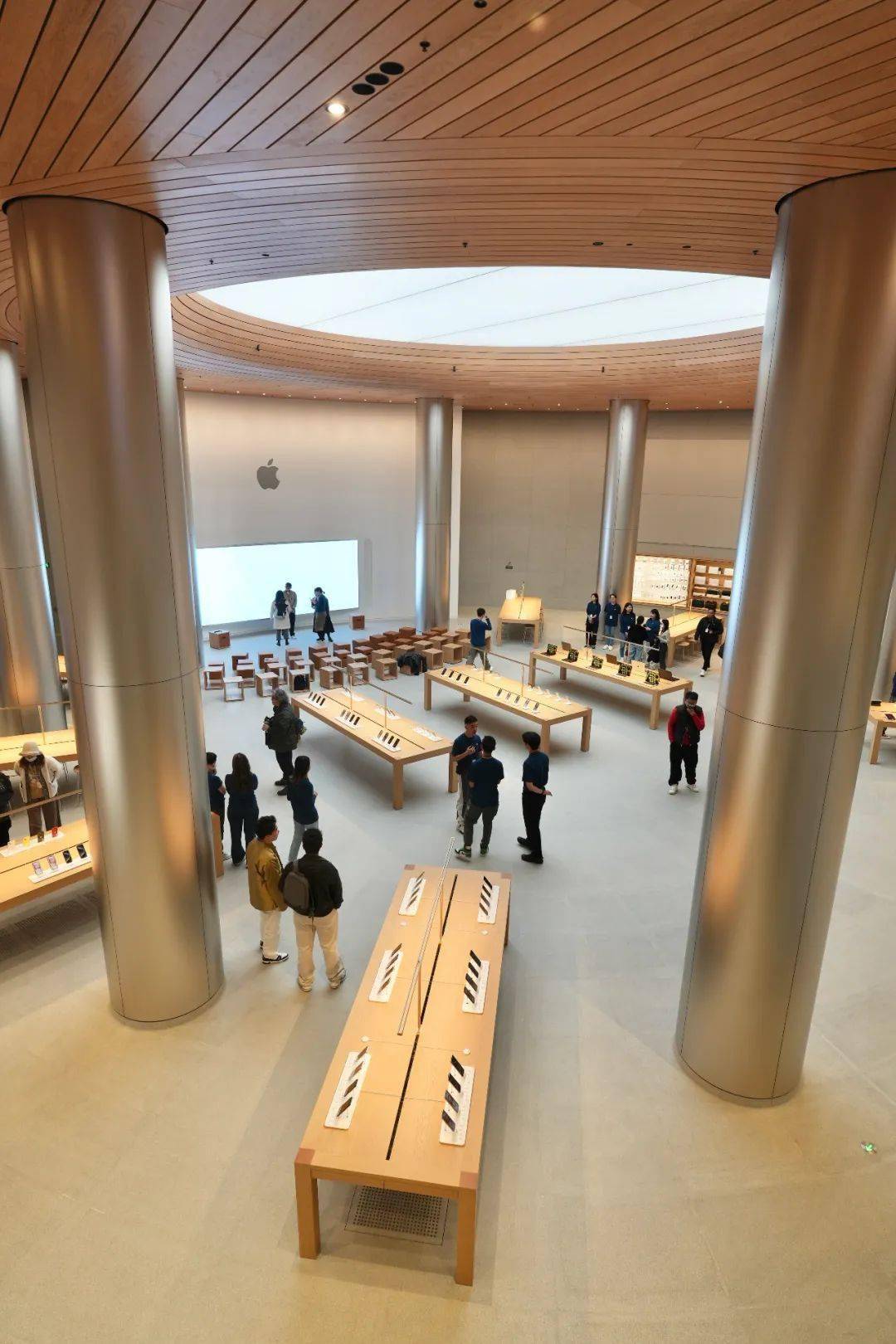 耗时7年投资8000w打造全球第二大苹果店知名建筑事务