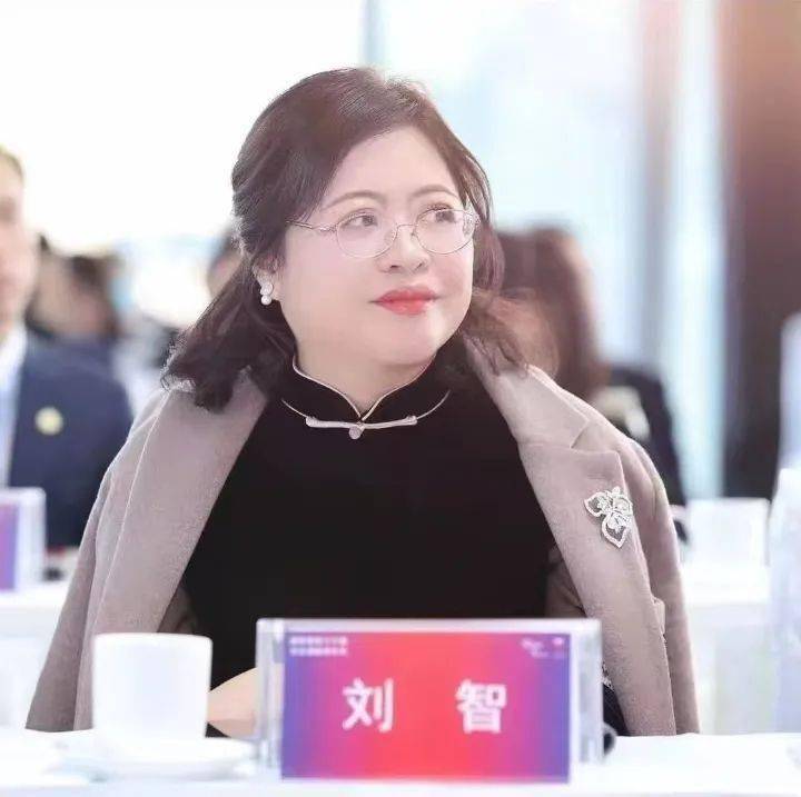 华附学子91届刘智让好奇训练思维用坚持浇灌热爱律师成才之路