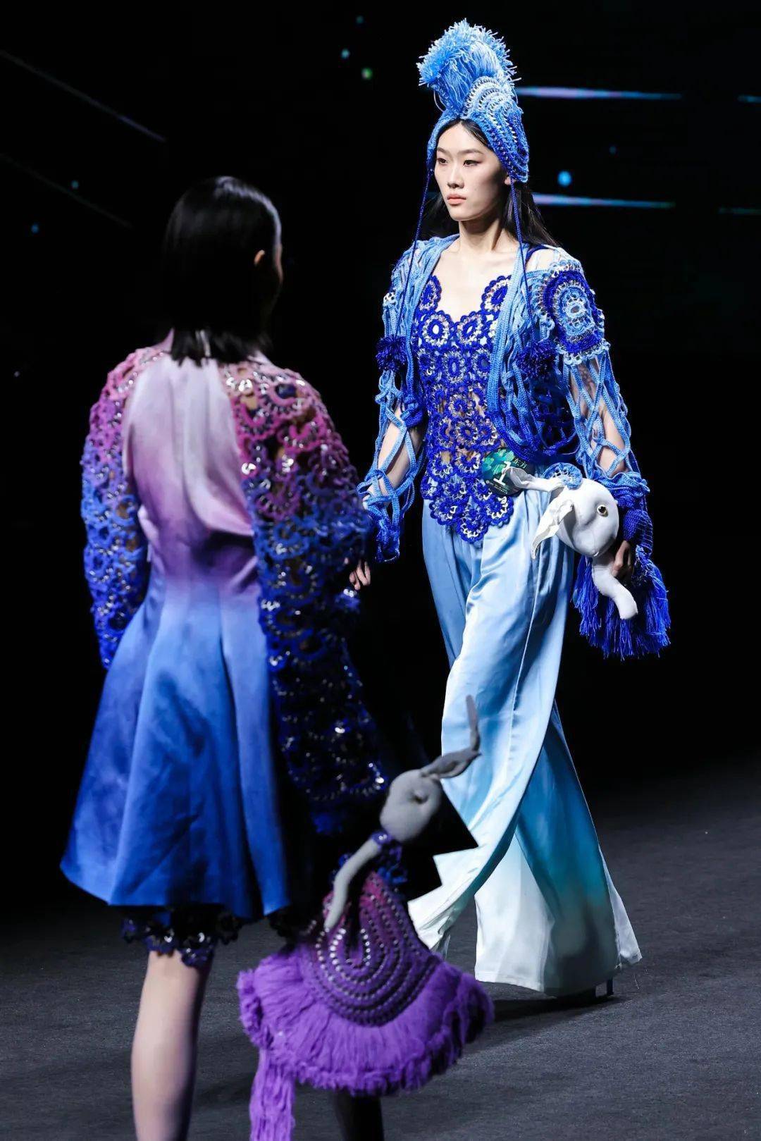 第十三届大浪杯中国女装设计大赛决赛揭晓中华衣局摘金