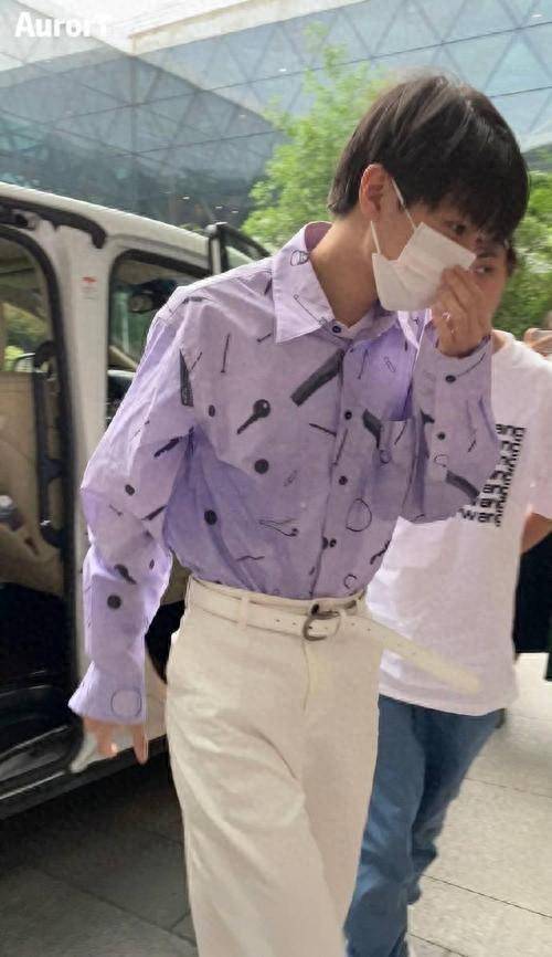 热爱家乡王俊凯回到无锡感受童年回忆