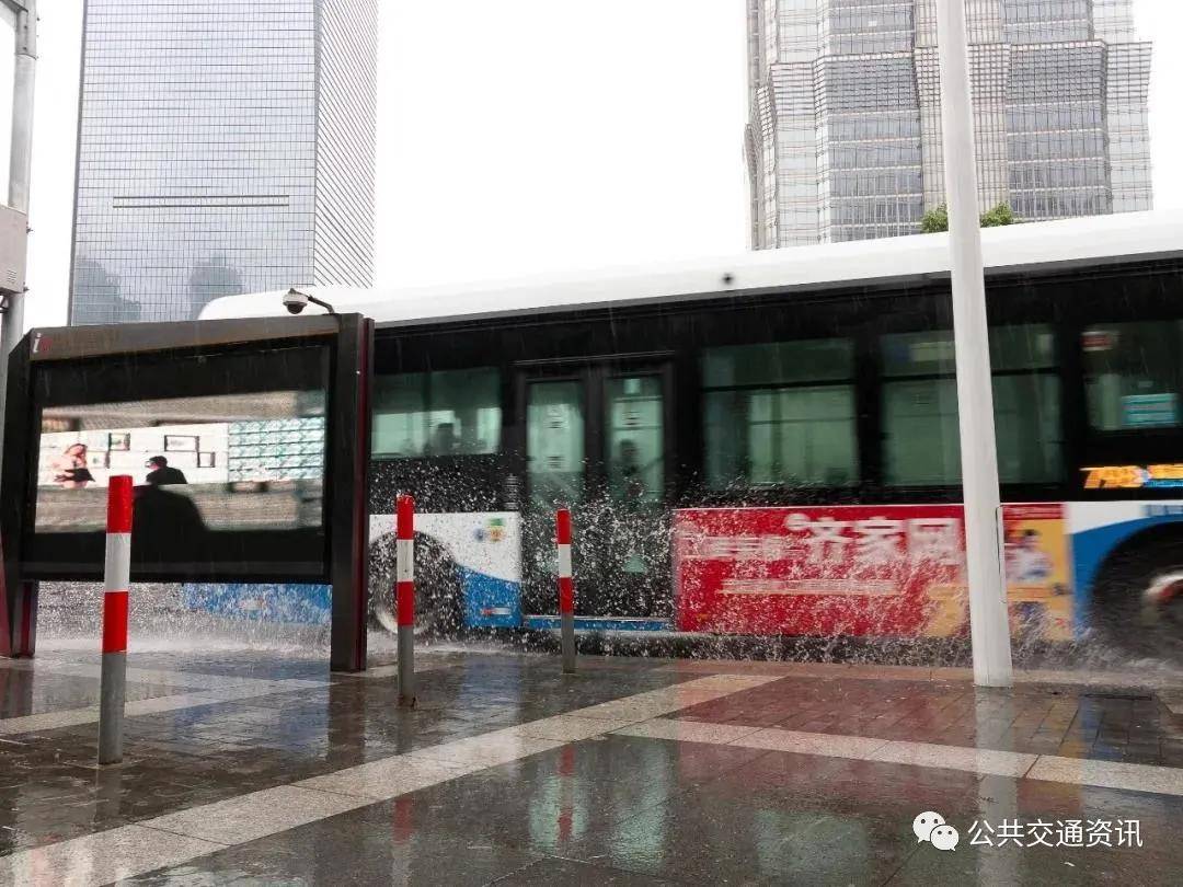 安全公交车雨季安全行车停放充电注意事项