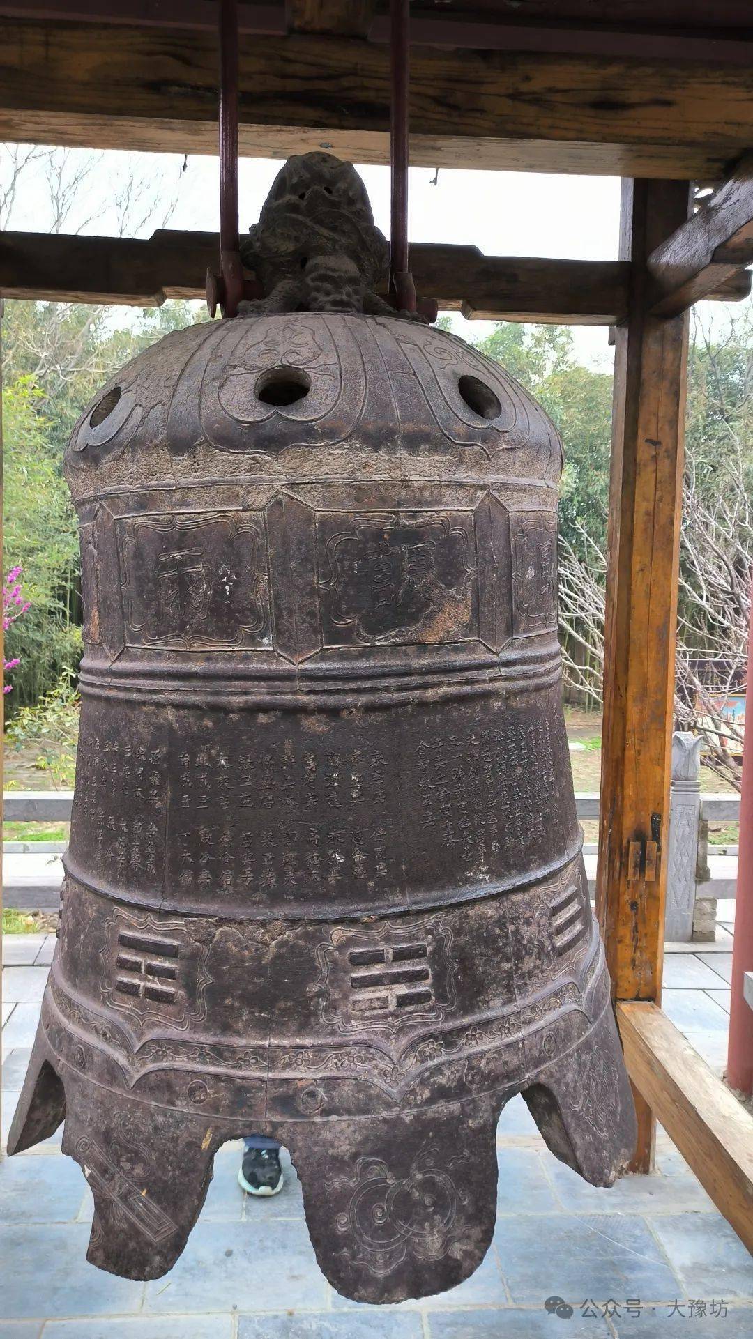 这个地方太血性,景区准备好鞭子打汉奸_秦桧_岳飞庙_历史