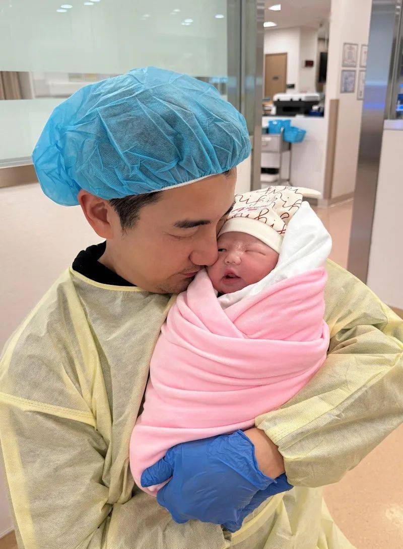 恭喜40岁tvb男星二女儿出生前女友是tvb视后仍单身