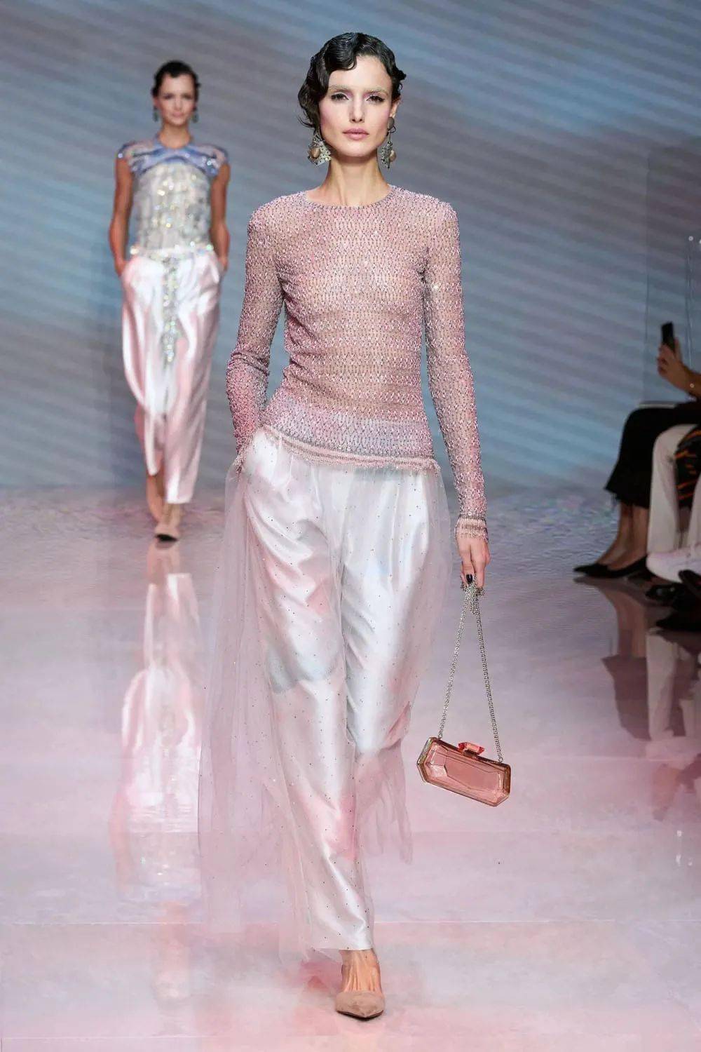 乔治·阿玛尼(giorgio armani)2024春夏系列"海洋之恋"时装秀