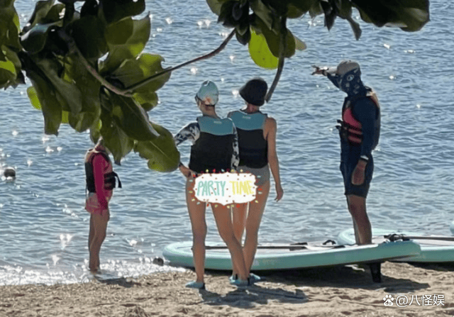 马伊琍母女游玩归来14岁爱马身材高挑与妈妈齐平妹妹超像爸爸