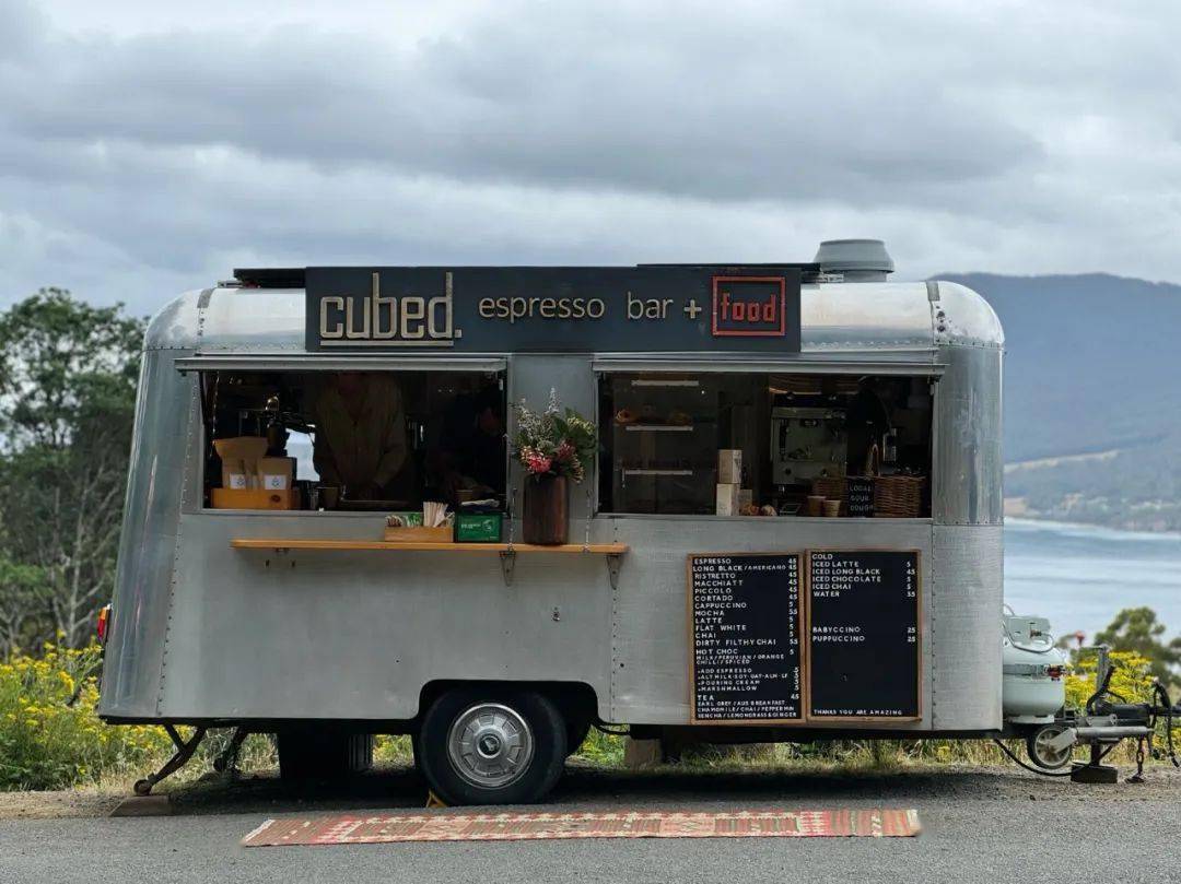 一家被 lonely planet 推荐的咖啡店,可以看到世界尽头的无敌海景