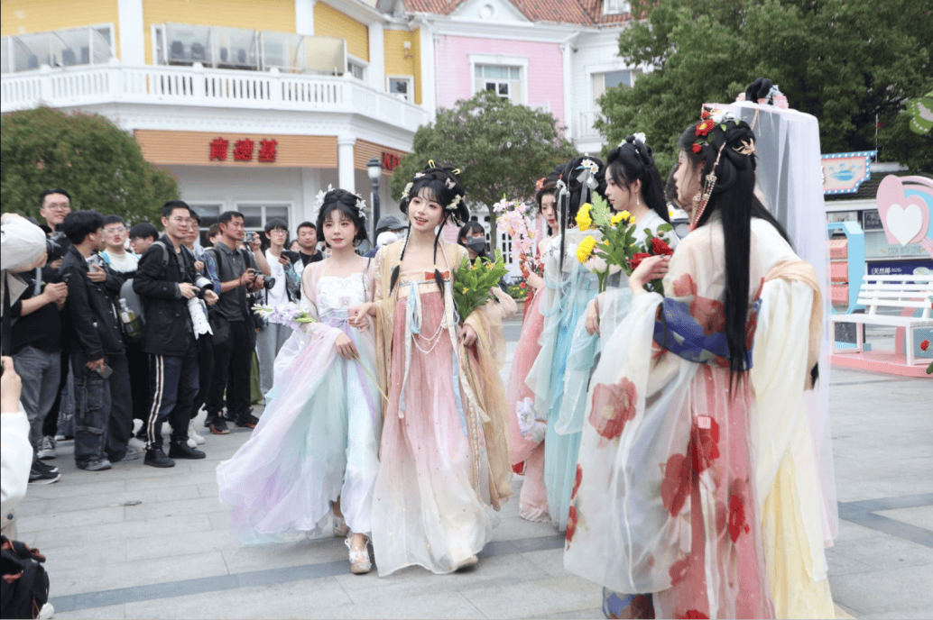玩转国潮,引领新潮,国潮文化节上海欢乐谷领潮来袭!