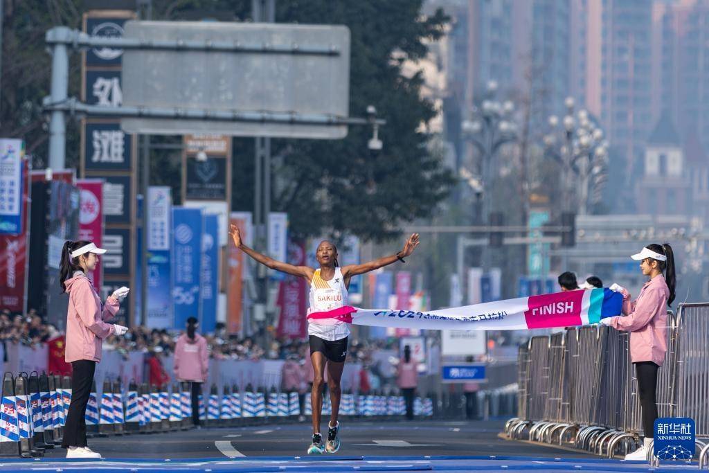 2024重庆马拉松开赛