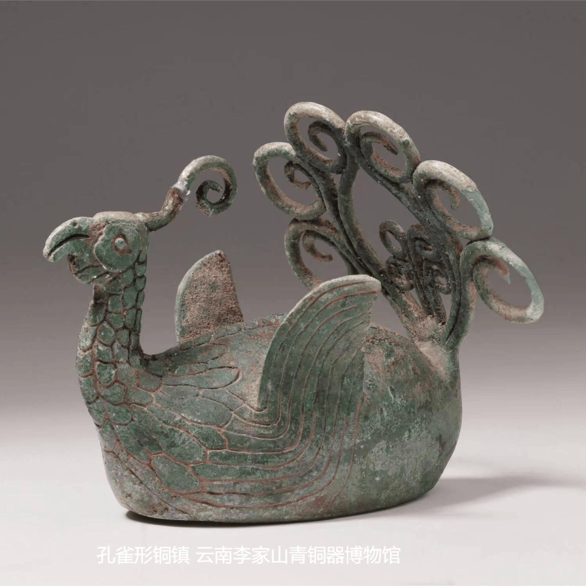 就席镇的外型来看,一般常见的就是人形镇和动物形镇,二者在造型及工艺