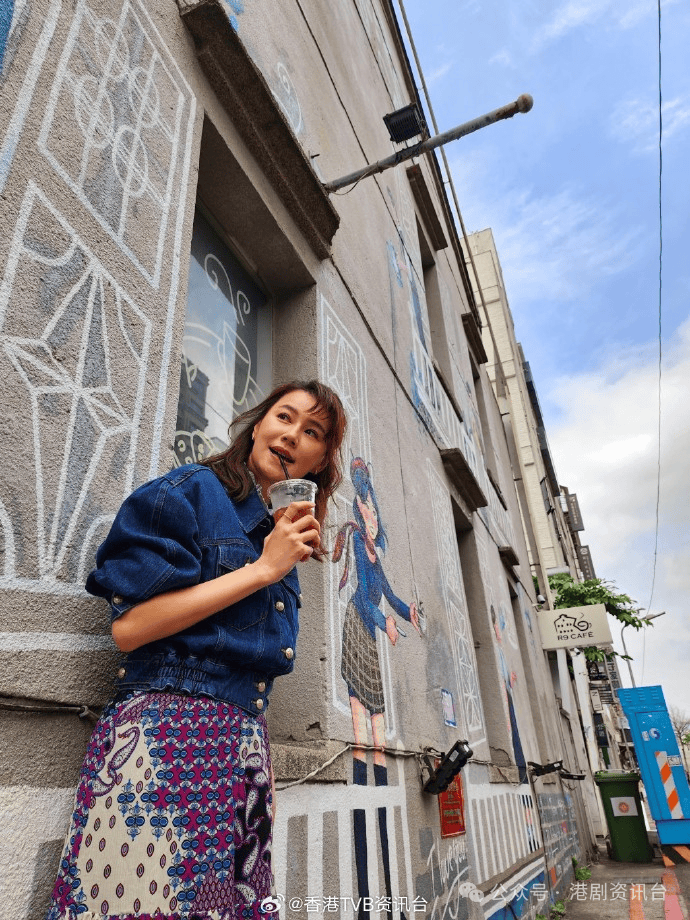 黄翠如c君惊爆"恶搞"床照!去台北体验豪华之旅_节目_摄影_女士