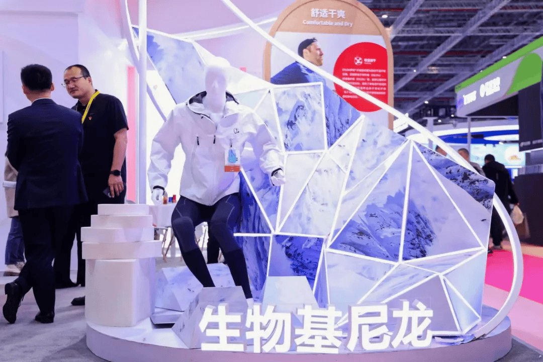 这家"闯入者"正在书写新故事_基尼龙_伊品_产品