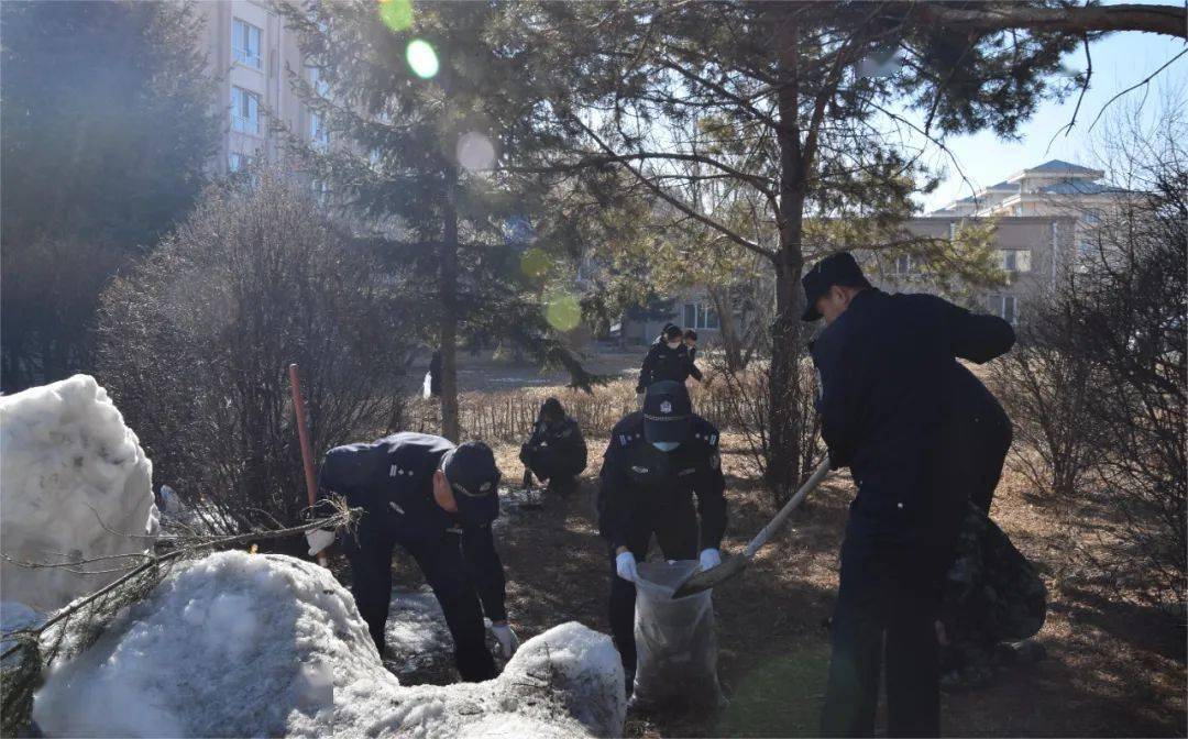 3月26日,大海林分局积极响应大海林林业局有限公司开展城镇环境卫生