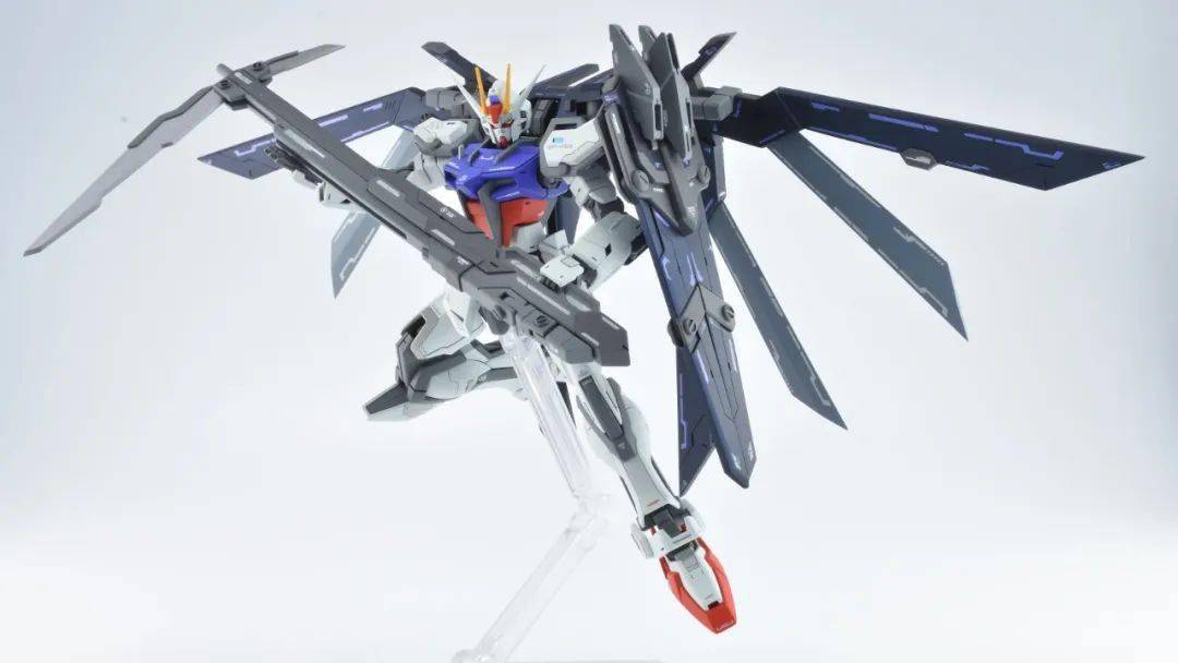 拥有4种形态的强袭高达掠夺装备,谁敢来战!