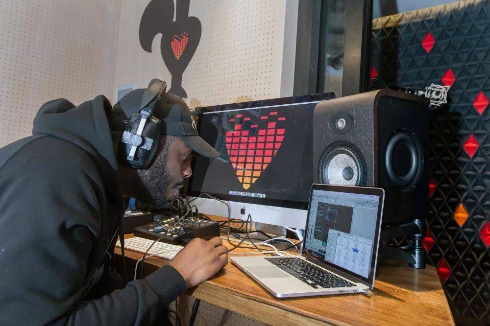 nandos.co.uk/explore/music去speakers corner聆听一场演讲