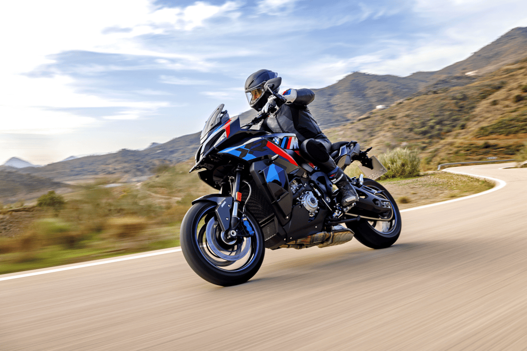 户外动感特写:宝马摩托 2024 m 1000 xr 运动旅行车_搜狐汽车_搜狐网