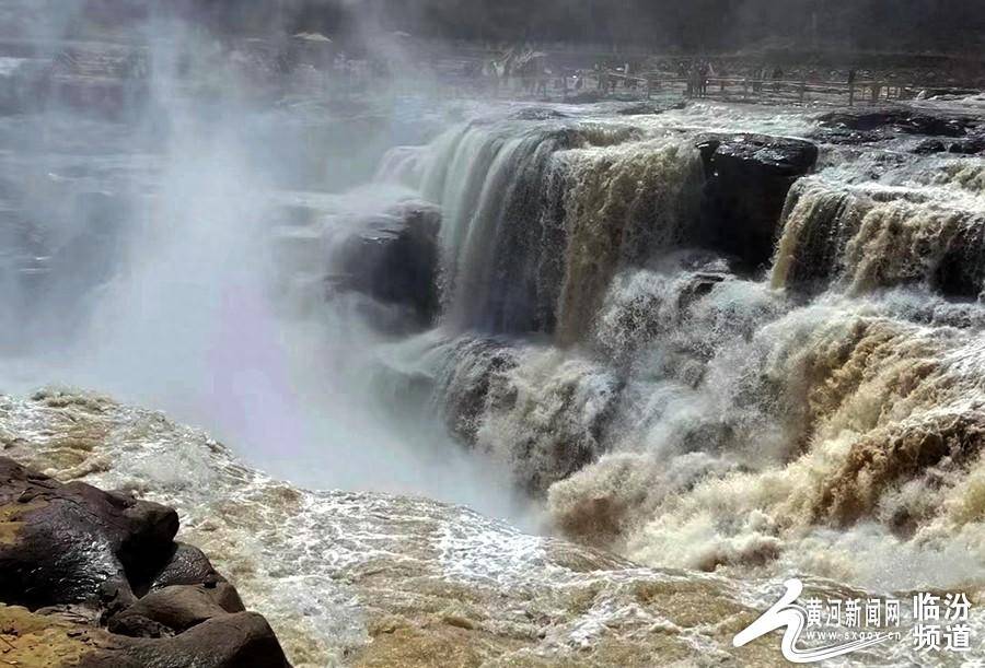 视觉临汾吉县黄河壶口瀑布迎来桃花汛