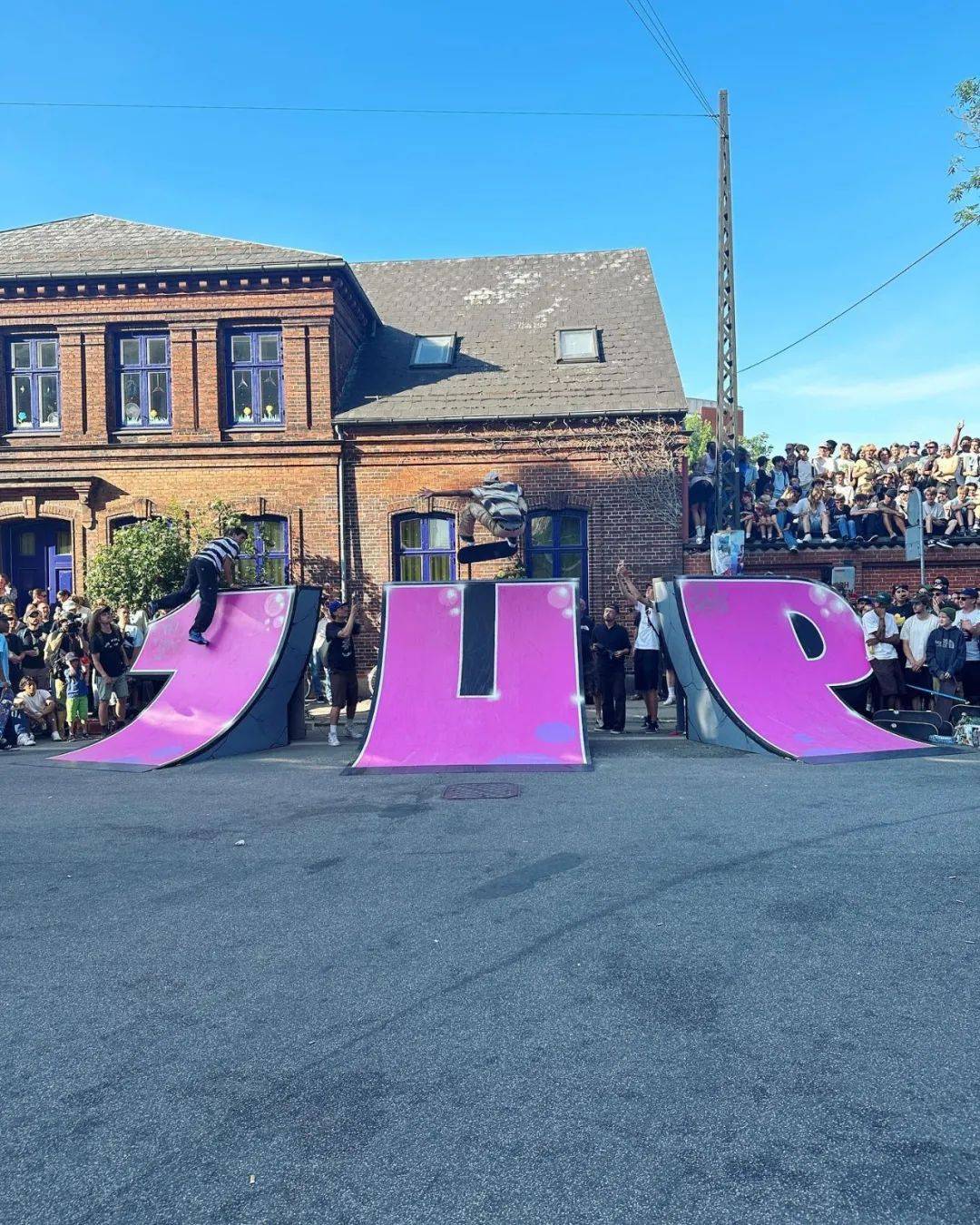 盘问滑板与街头涂鸦的碰撞拥有一百万粉丝的1up队伍