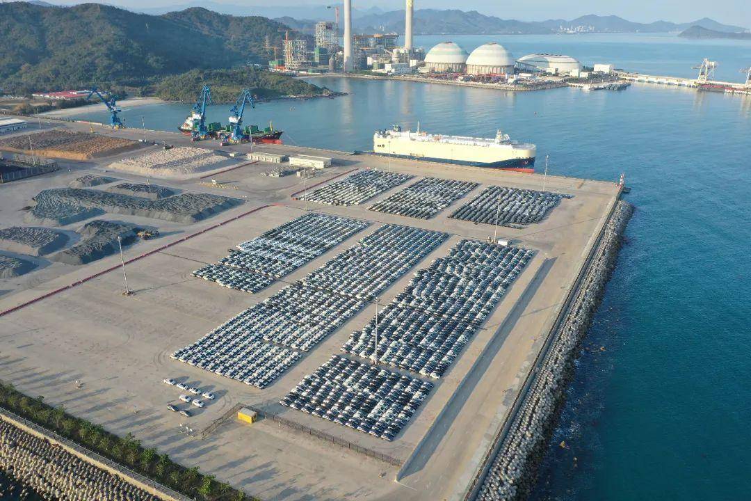 一季度小漠国际物流港汽车滚装出口近1.5万辆