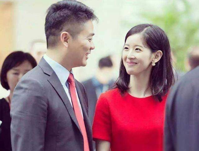 刘强东章泽天成立新公司取名天强颇有蕴意大秀恩爱