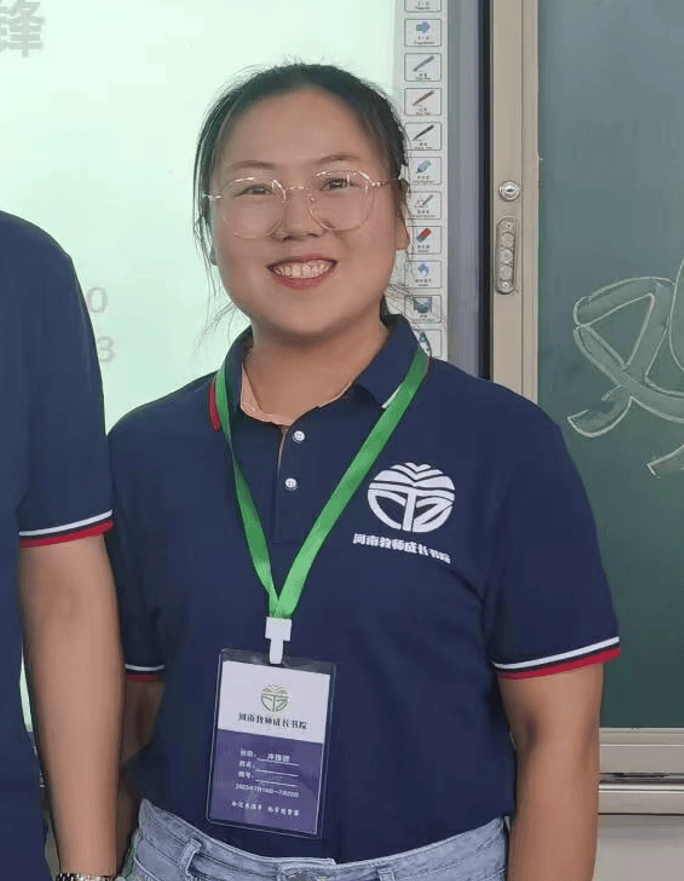 乔丽丽(右)获嘉县照镜镇第一初级中学刘丽锋(左)濮阳市第十中学为我们