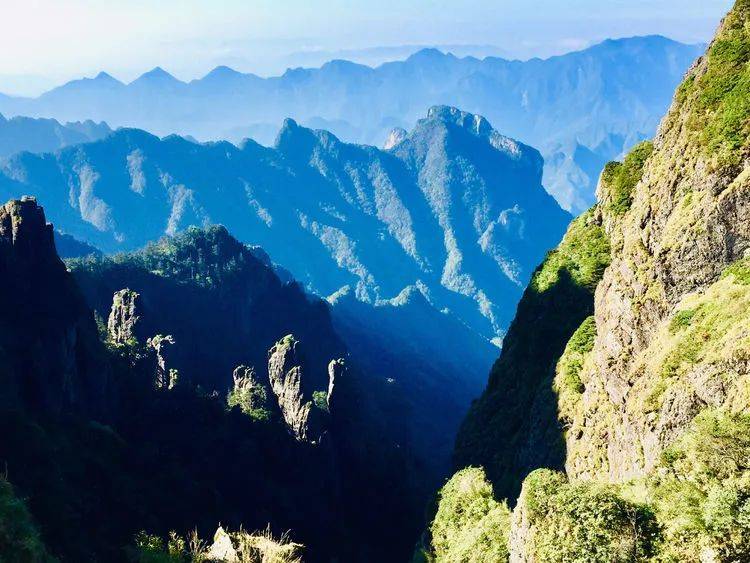 湖北大全景武汉宜昌襄阳武当山神农架恩施纯玩10日游