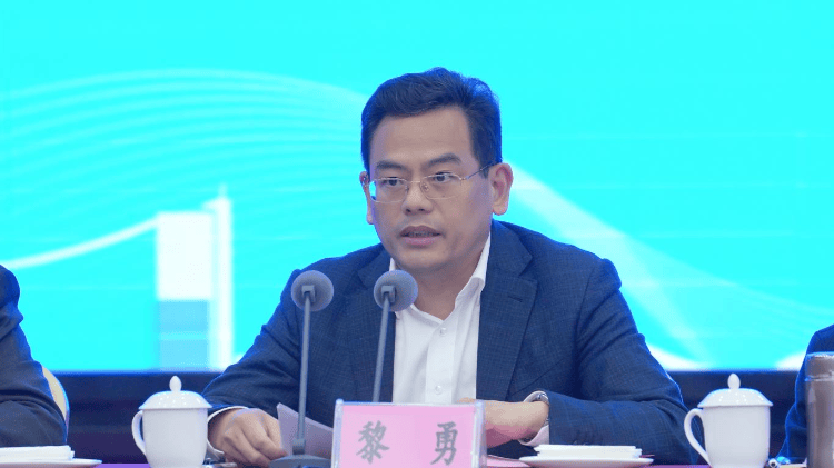 重庆市人力社保局党组书记,局长黎勇,四川省人社厅党组书记,厅长胡斌