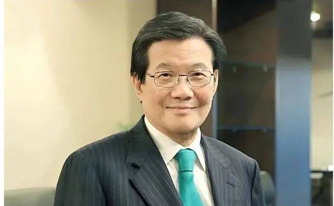 华人新首富,每天净挣9.3亿!实力诠释传统行业才是硬道理!