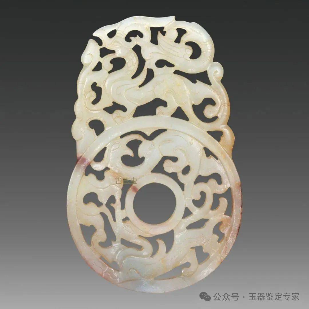 蒙古国古匈奴墓葬中出土的精美玉璧