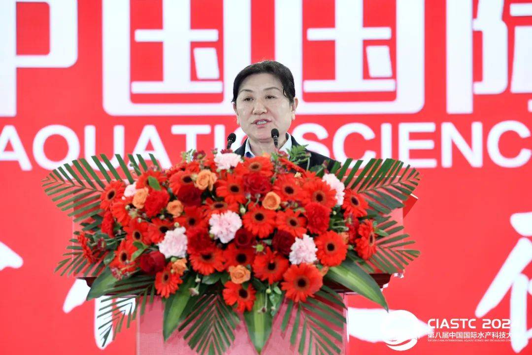 舍得酒业高端事业部成都总经理屈勇致辞表示,舍得酒业是国内生态酿酒