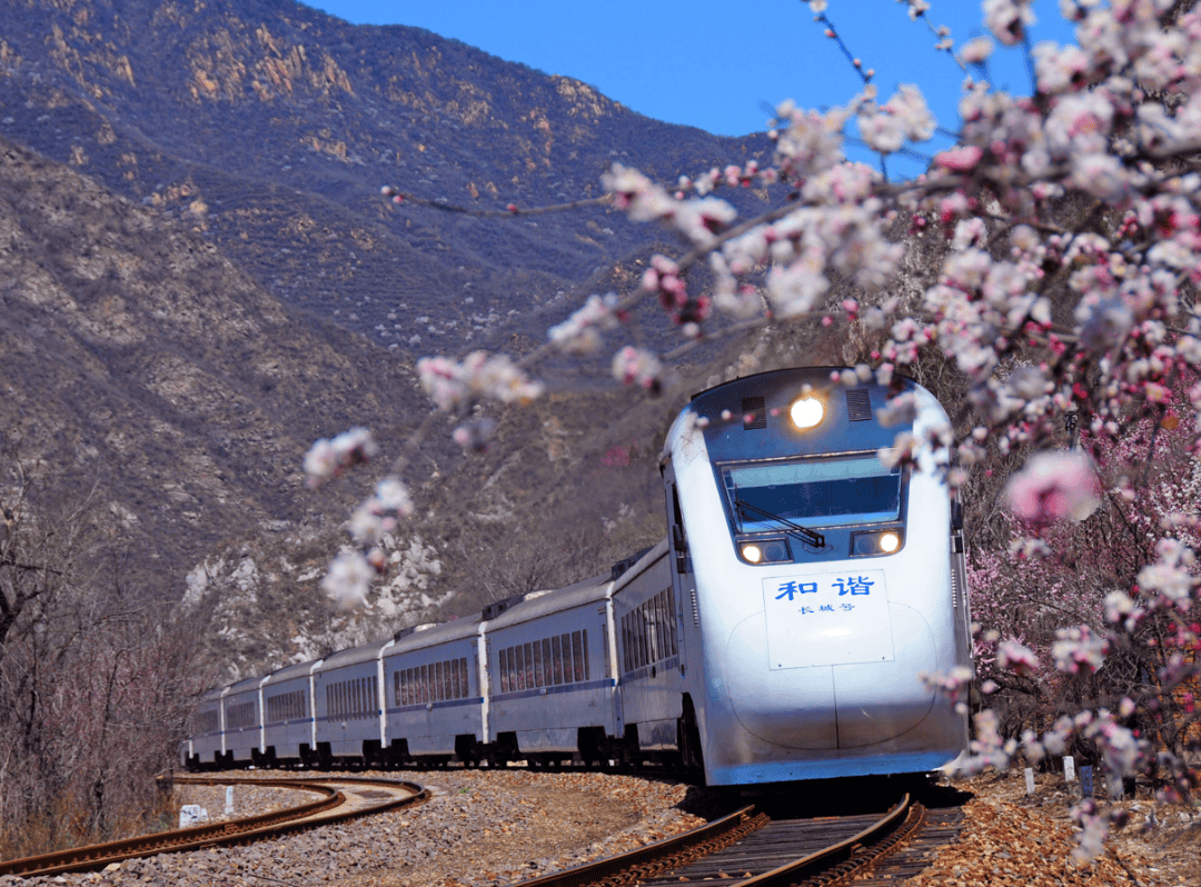 市郊铁路线路图/北京市郊铁路共同构成了不可多见的靓丽风景线与花海