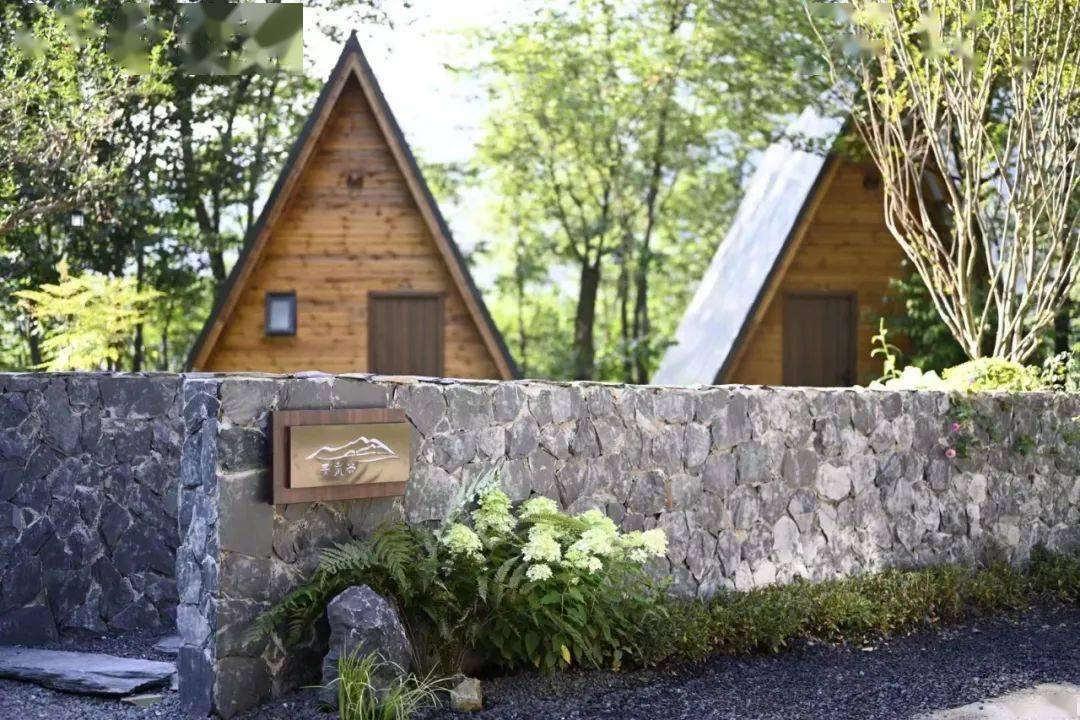 鹤顶生态农庄预订电话:17780621720鹤鸣的春