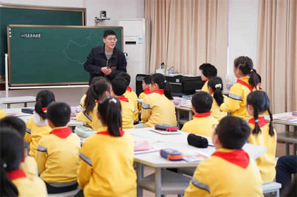 浦东高桥镇小学聚焦革新践行践学2023学年第二学期项目化学习教研活动