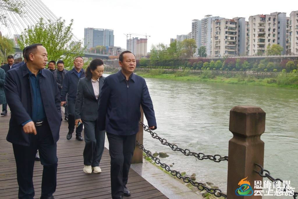 苏勇到企业和学校调研