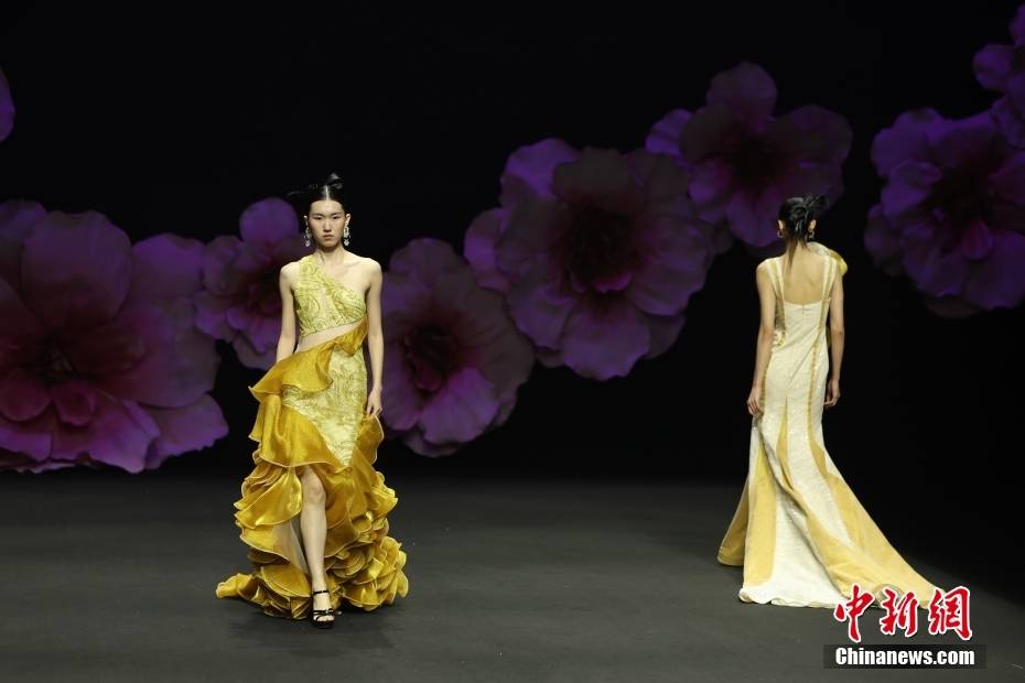 芸想关淑敏主题时装秀在北京举行