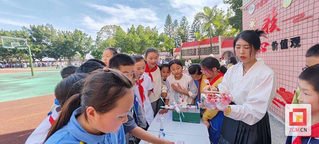 岩娃逐梦 鸢舞蓝天 曾家岩小学科技周活动精彩纷呈