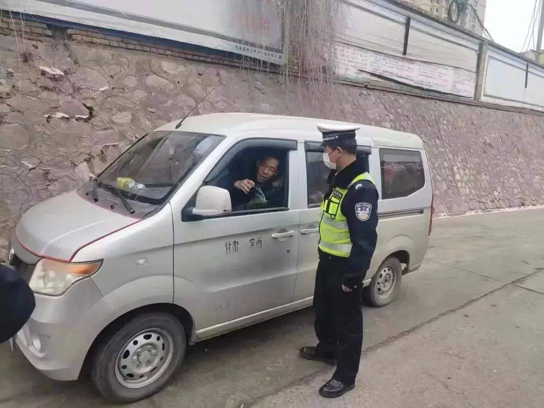 安定公安交警开展7至9座面包车安全隐患专项整治效果显著