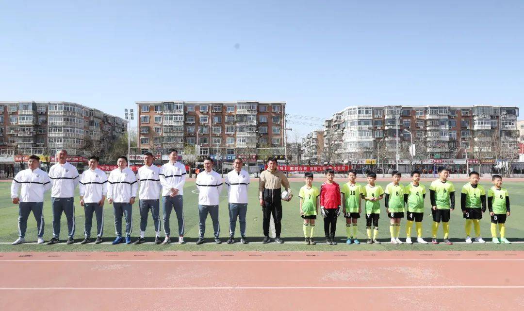 天津老甲a队走进宜兴埠第三小学