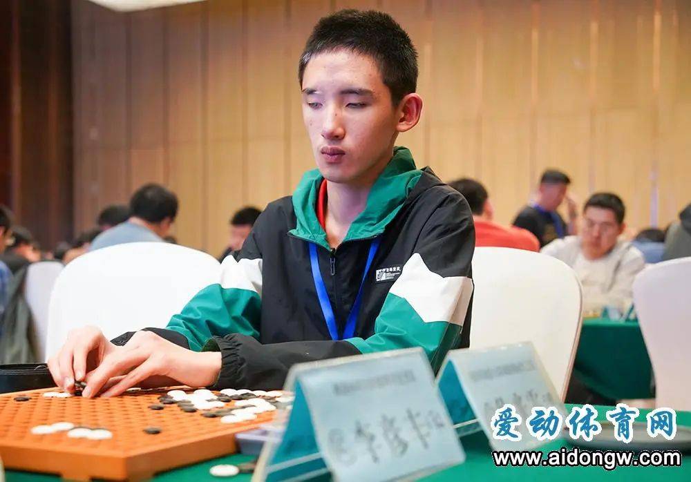 "晚报杯"最抢眼的棋手,盲人也可以下好围棋_徐光_比赛_棋盘