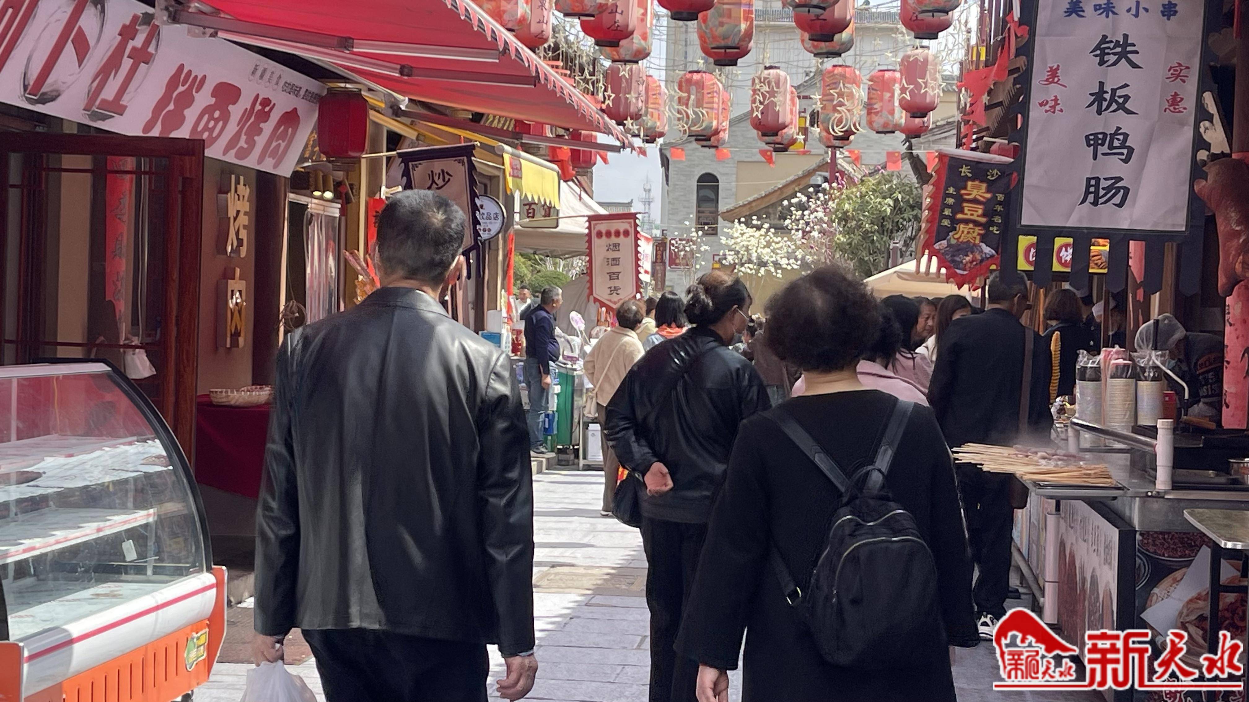 天水吃货节吃货街满足游客美食体验