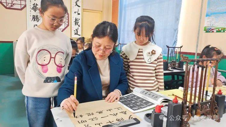 规范汉字书写 绽放汉字之美_笔画_综合_姿势