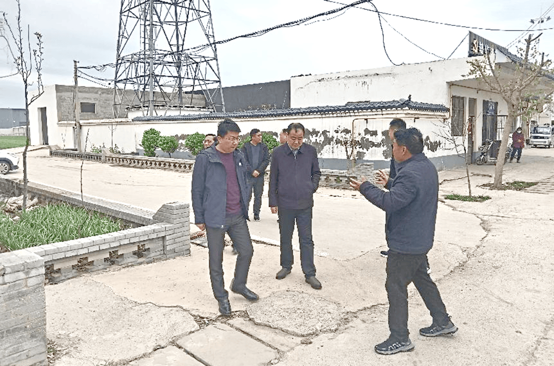 市林业和花木园艺发展中心到长葛市调研指导果树进村工作