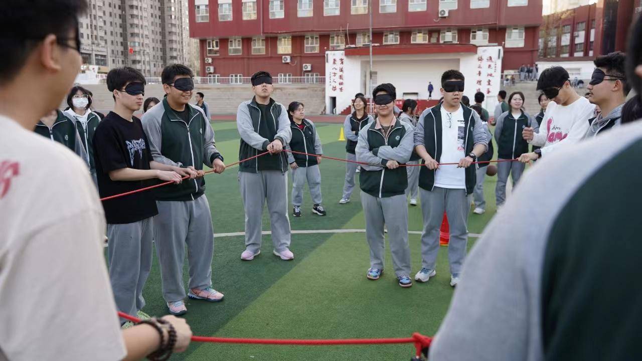 山西通宝育杰学校趣味无限激扬青春凝心聚力迎战高考