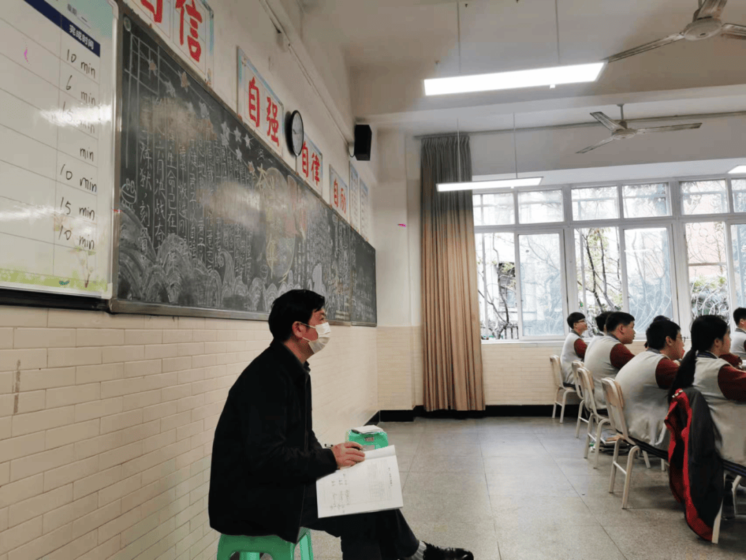 为办学质量打分督导评估组走进我校