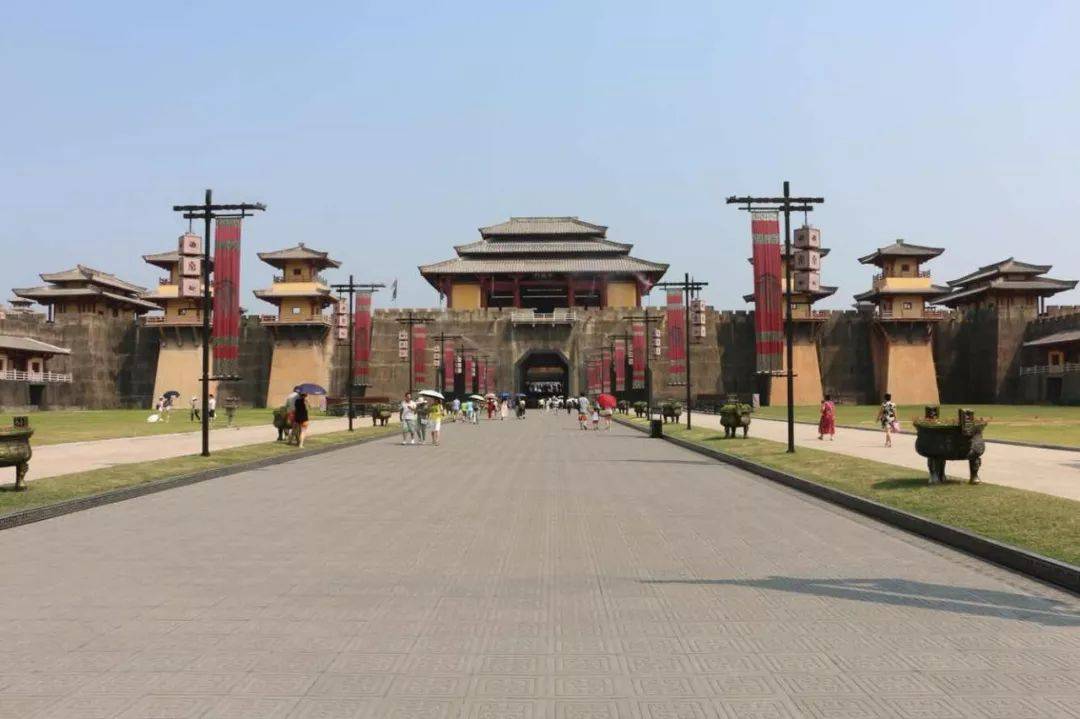 影视旅游嘉年华横店二日游秦王宫梦外滩梦幻谷来一场穿越时空的旅行